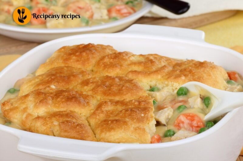 Biscuits and Gravy Casserole Recipe – Easy & Creamy Bake